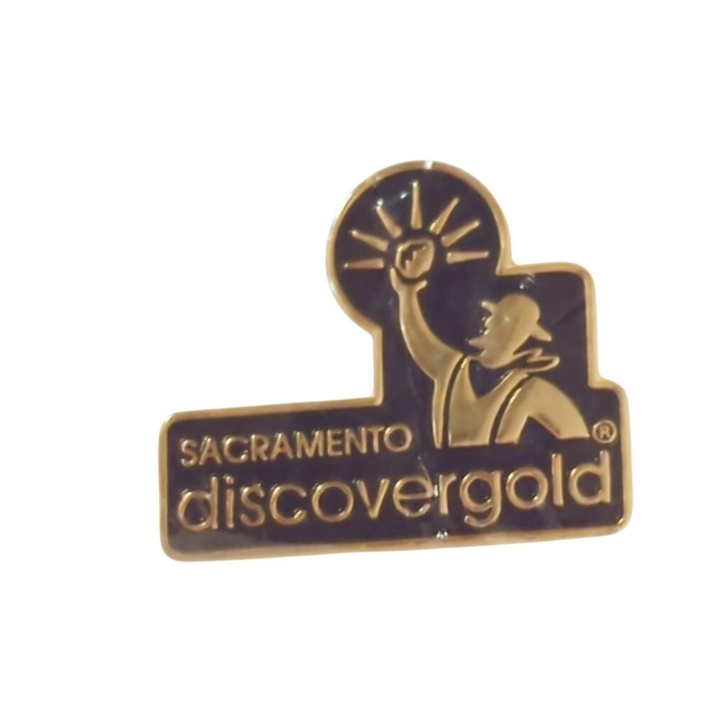 Vintage Discover Gold Sacramento California Lapel Pin Souvenir 1 Inches Long
